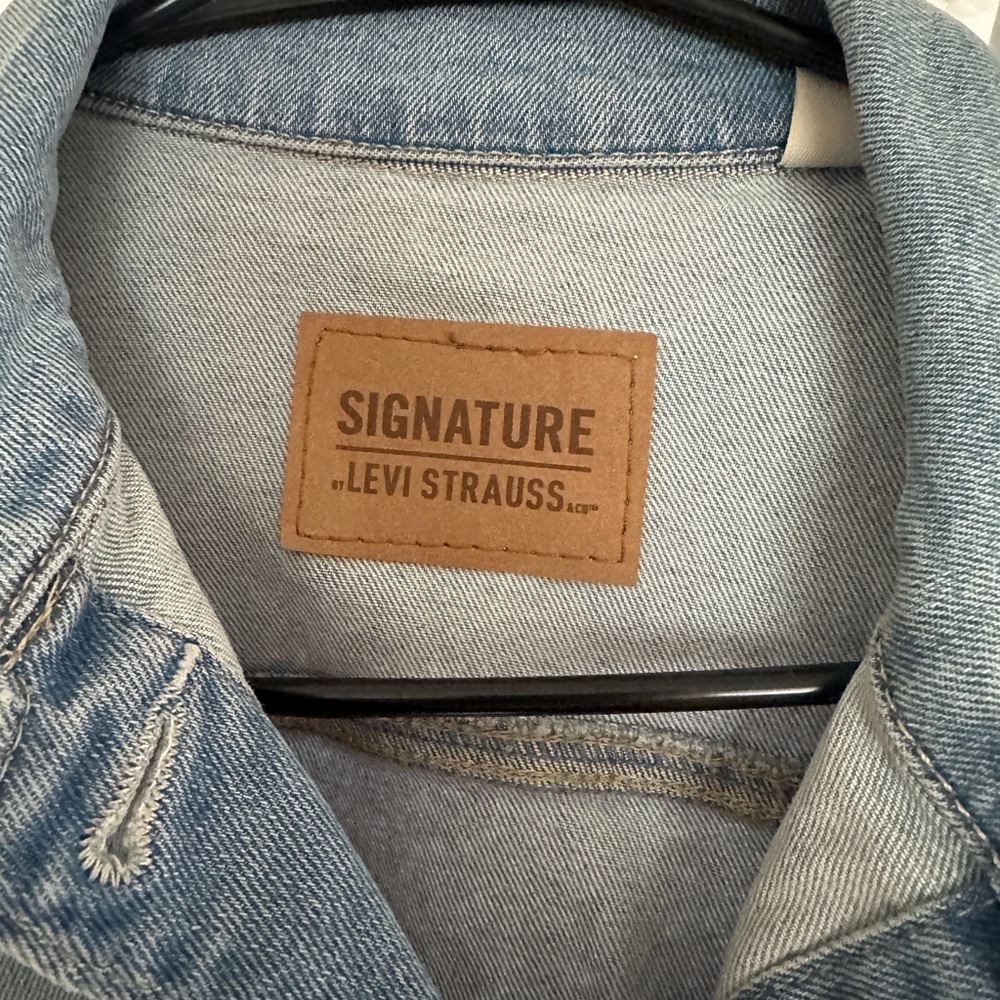 Levi women’s Jean jacket